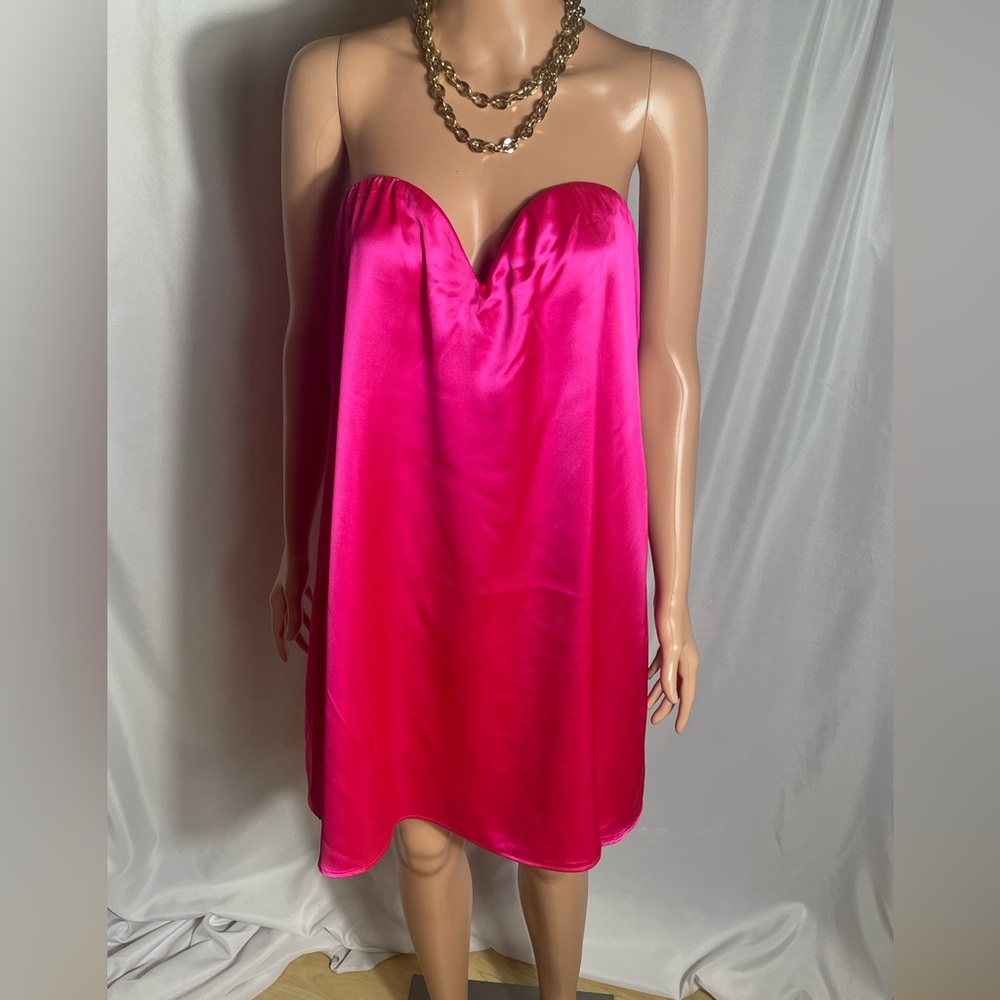 Vici Strapless Fuchsia Dress